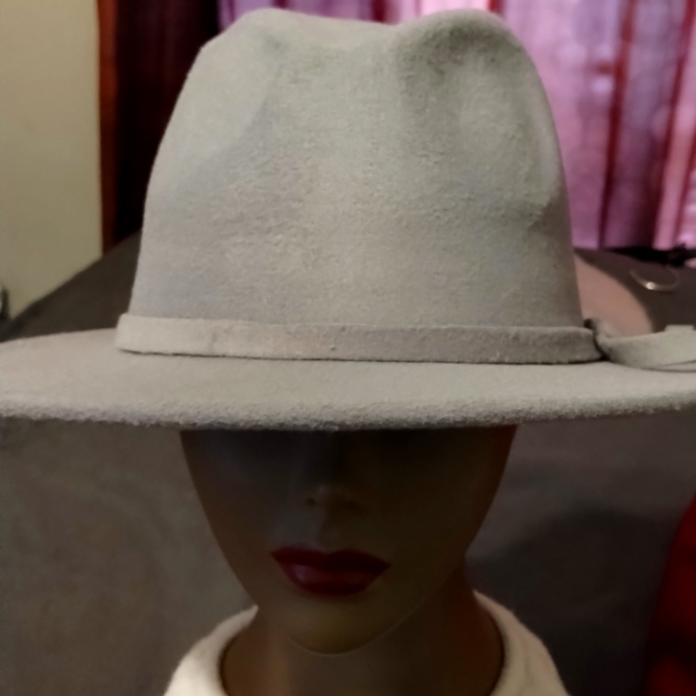 Peter Grimm Gray Hat